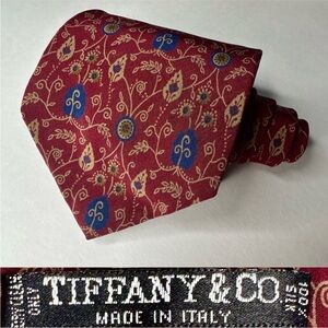 Vintage TIFFANY & CO 1986 Medieval Burgundy & Gold Classic Silk Tie, 3.5”
